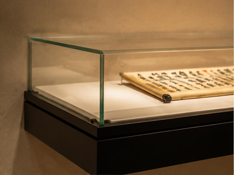 Wall-Mounted Horizontal Manuscript Display Case | Museum Showcase 8 Black frame, glass top and interior lining material details